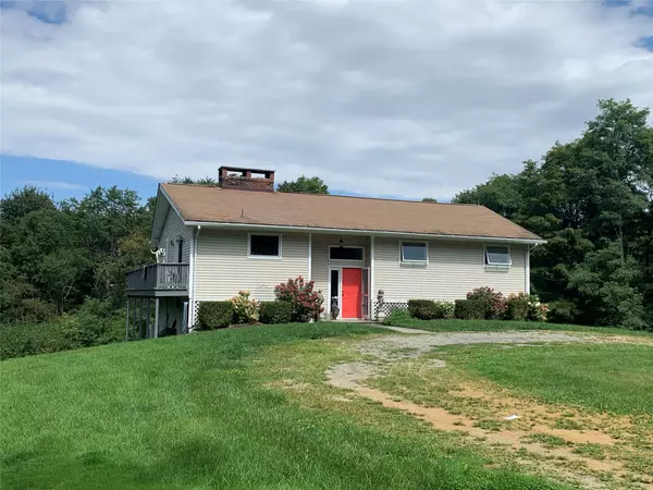 Stanfordville, NY 12581,860 Hunns Lake