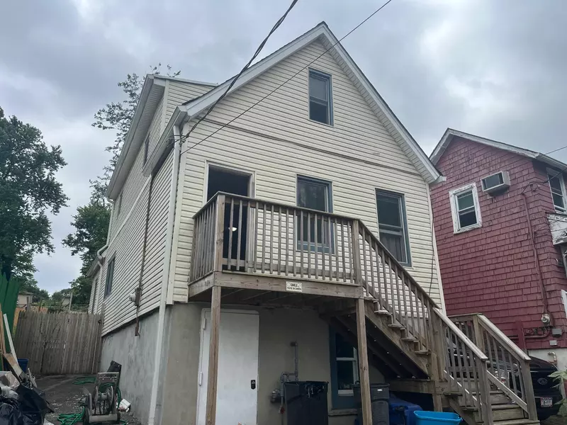 16 Doe PL, Staten Island, NY 10310