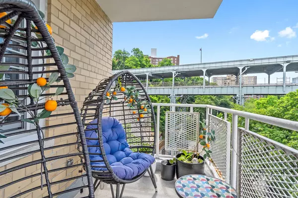 Bronx, NY 10463,2390 Palisade AVE #4F