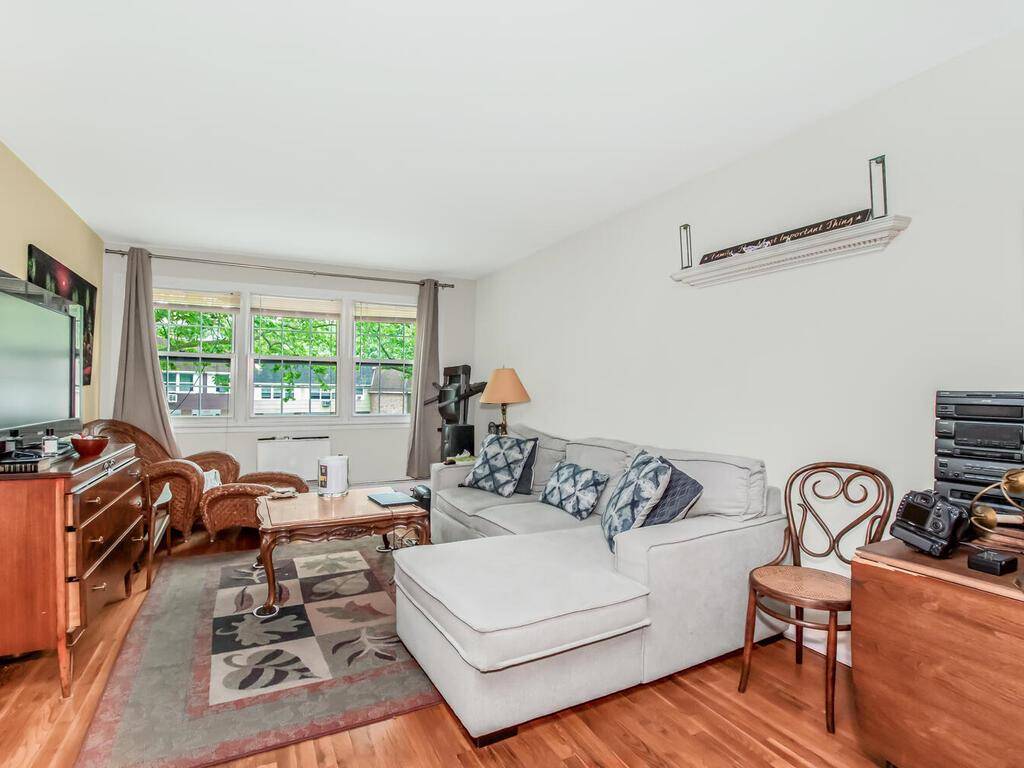 Douglaston, NY 11362,240-21 68th AVE #10