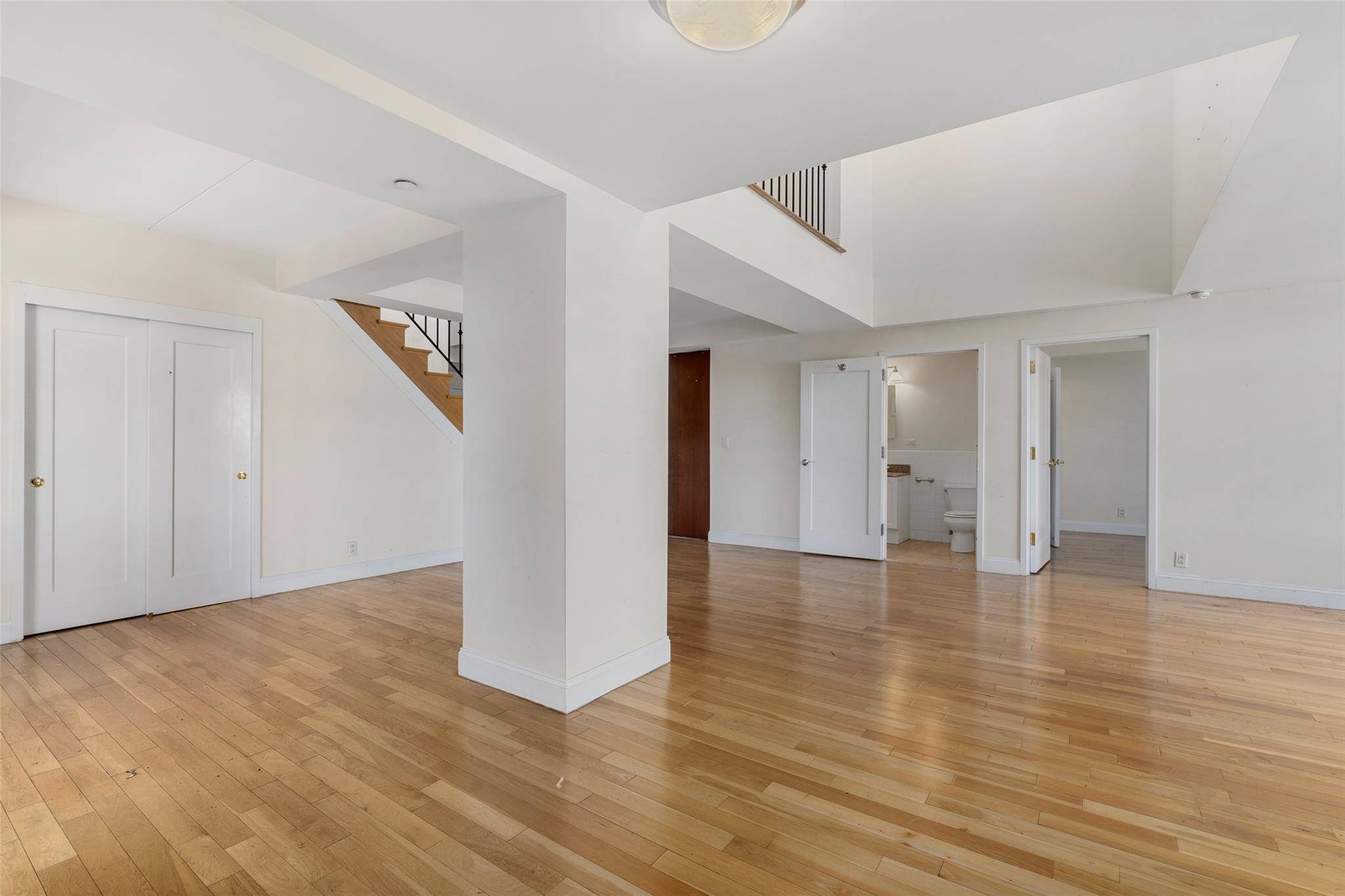 Bronx, NY 10463,3536 Cambridge AVE #7E