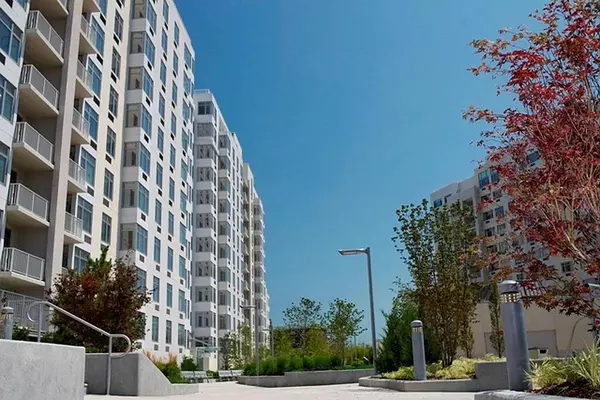 40-28 College point BLVD #1203, Flushing, NY 11355