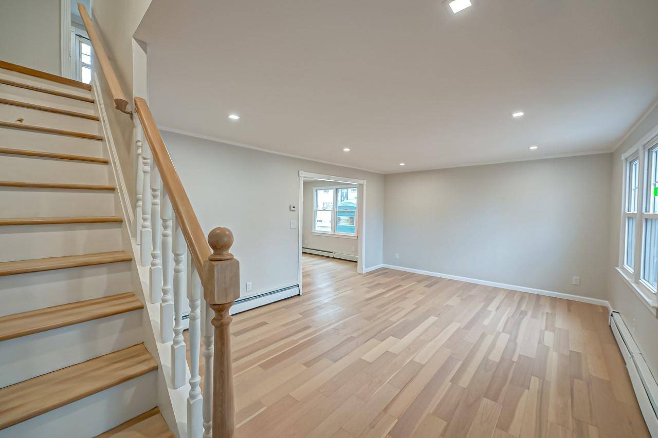 Saint James, NY 11780,122 Fifth ST