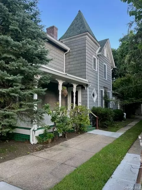 Lynbrook, NY 11563,92 Walnut ST
