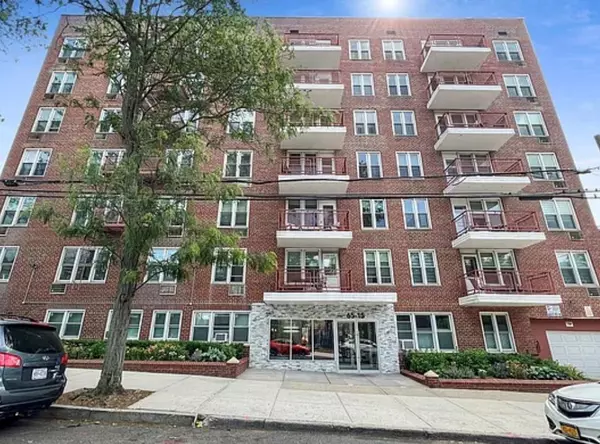 6515 Alderton ST #2A, Rego Park, NY 11374