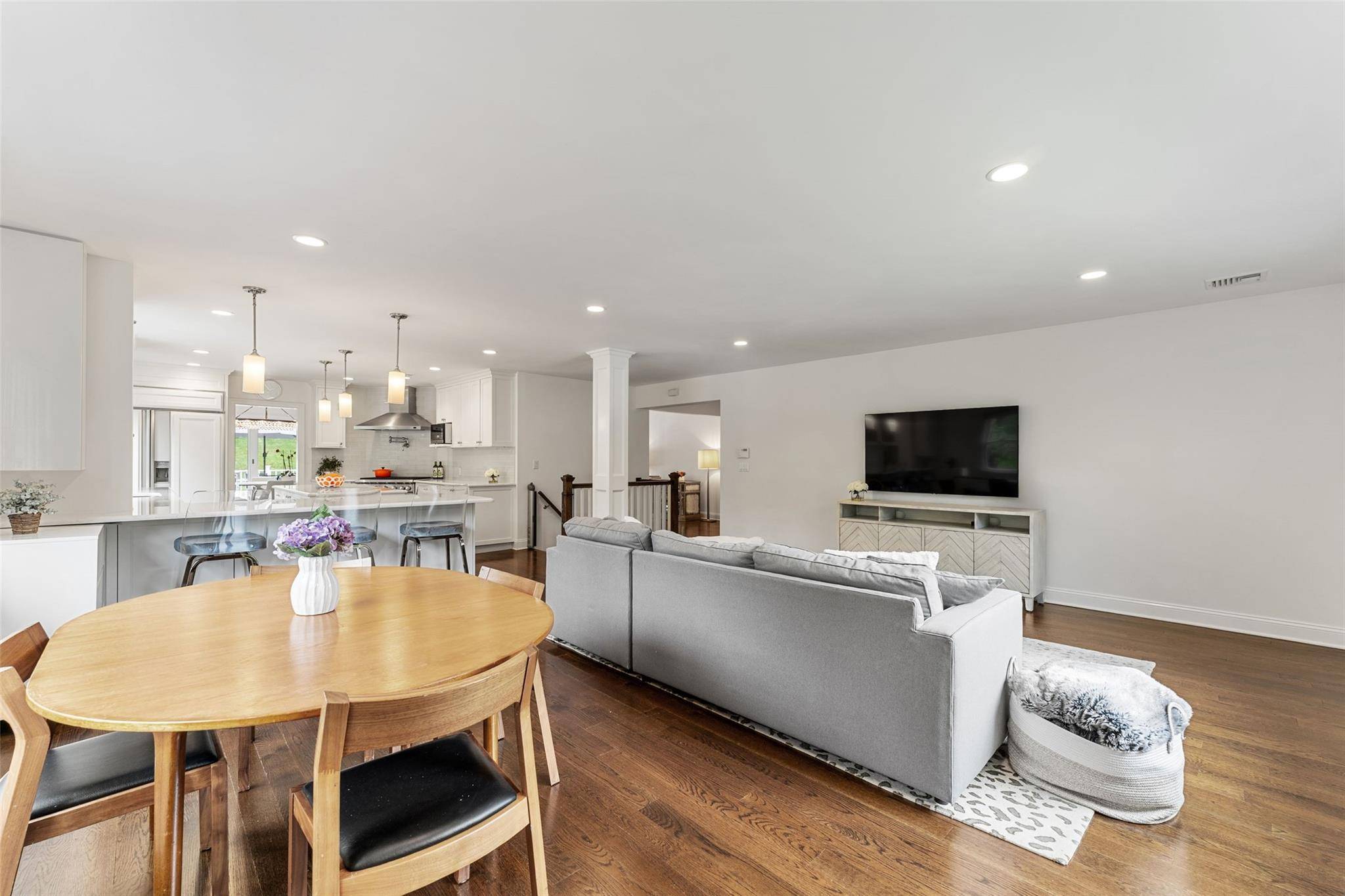 Scarsdale, NY 10583,130 Carthage RD