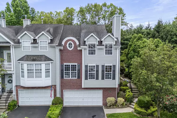 103 Paddington CIR, Smithtown, NY 11787