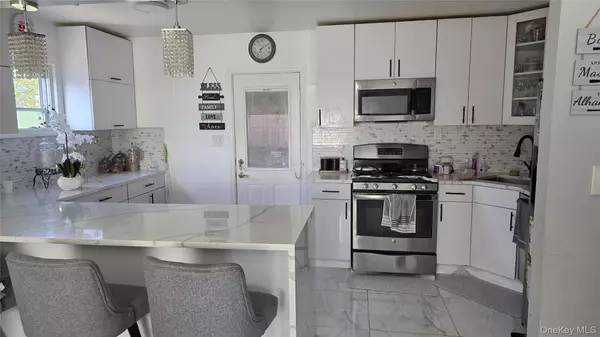 Elmont, NY 11003,311 Travis AVE