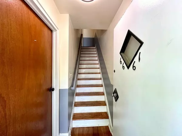 Middle Village, NY 11379,66-61 73rd PL
