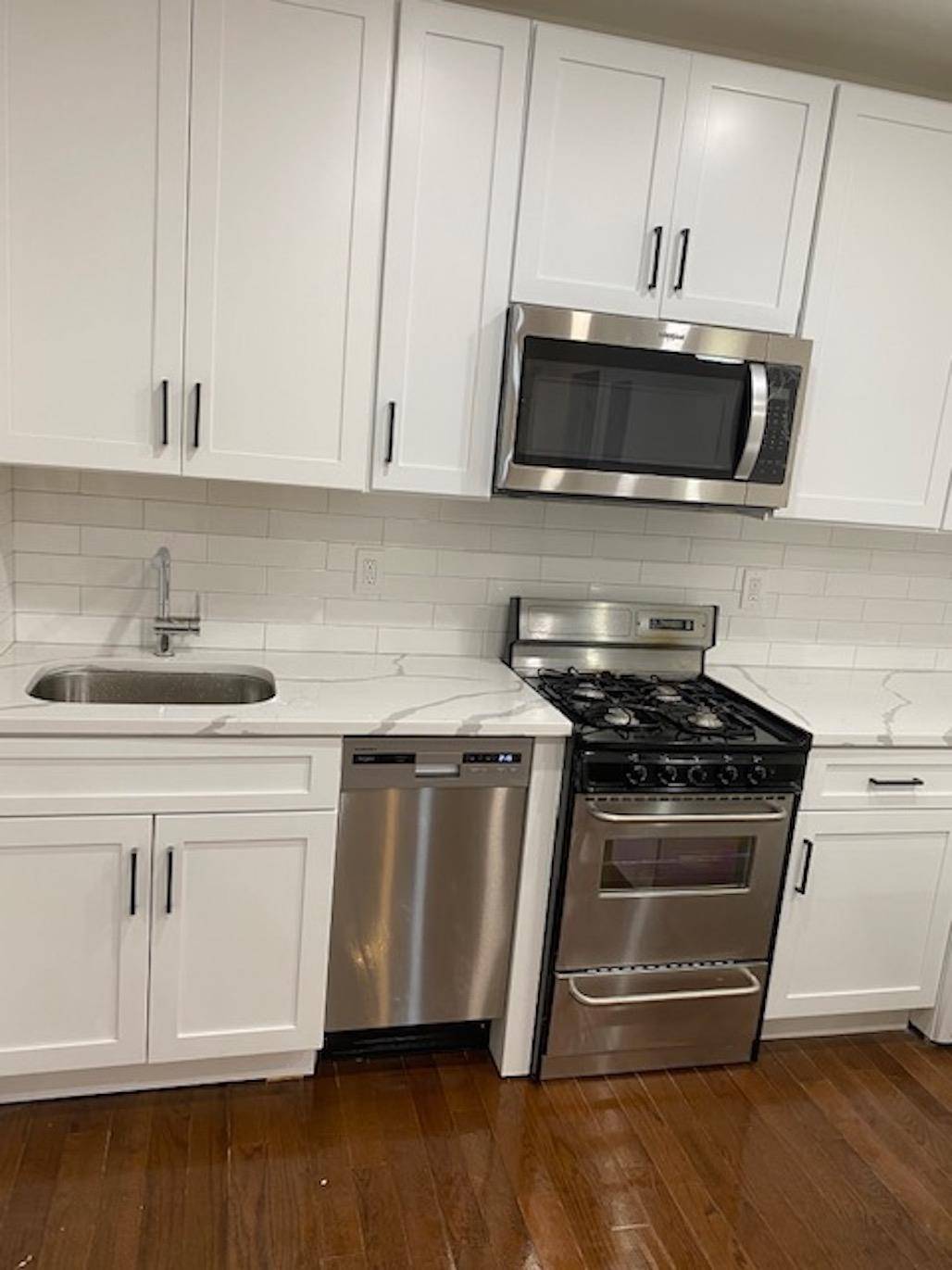 Yonkers, NY 10701,222 Jessamine AVE #1R