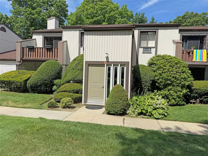 83 Richmond BLVD #1A, Ronkonkoma, NY 11779
