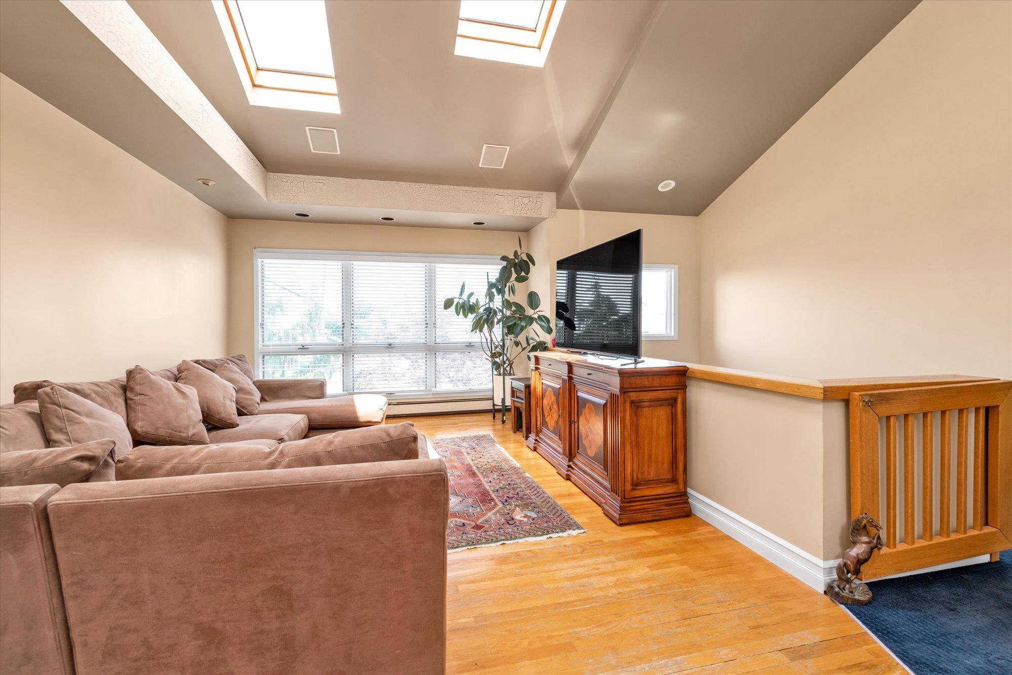 Oceanside, NY 11572,3337 Murdock AVE
