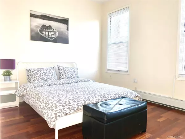 Long Island City, NY 11101,40-37 24 ST