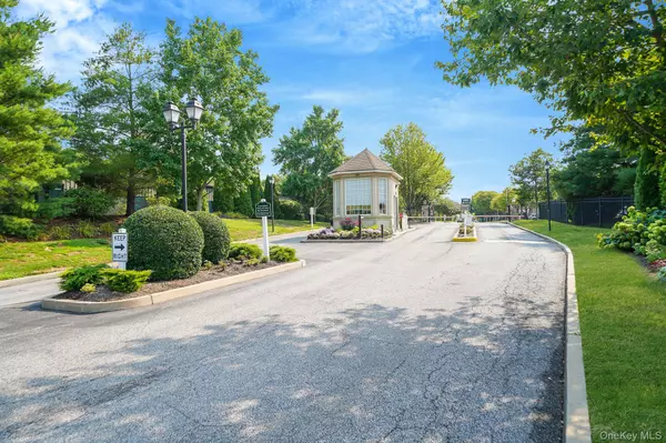 Melville, NY 11747,1126 Savoy DR