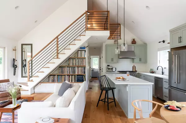 Rhinebeck, NY 12572,10 Huntington RD