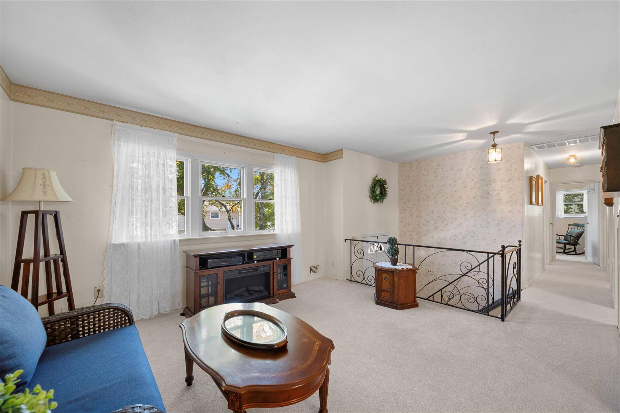 Brentwood, NY 11717,27 Douglass ST