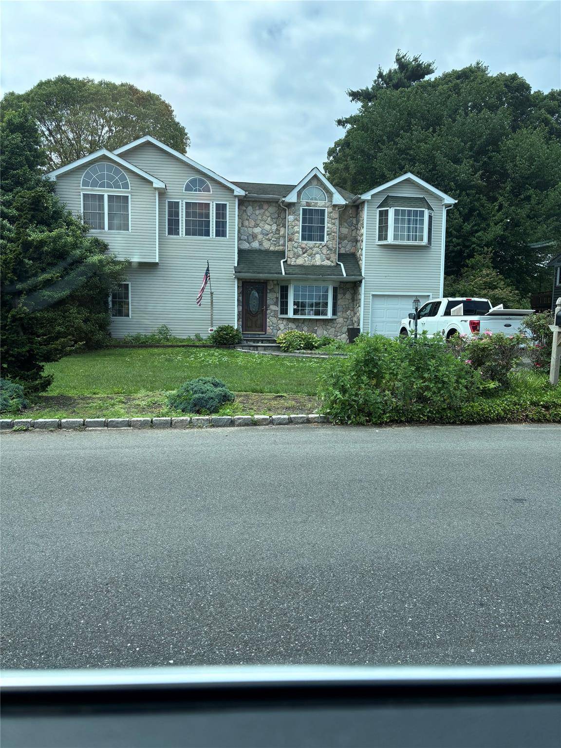 Hauppauge, NY 11788,106 Southern BLVD