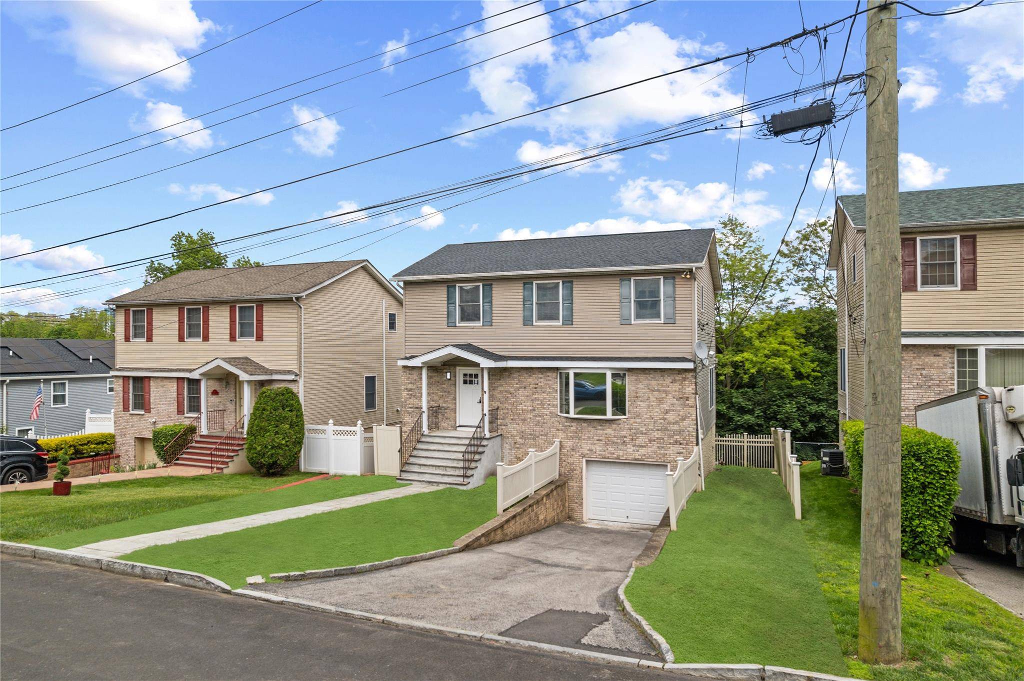 Yonkers, NY 10710,56 Patmore AVE