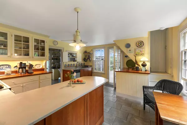 Peconic, NY 11958,Address not disclosed