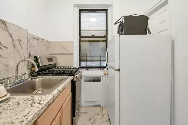 Bronx, NY 10458,2962 Decatur AVE #1C