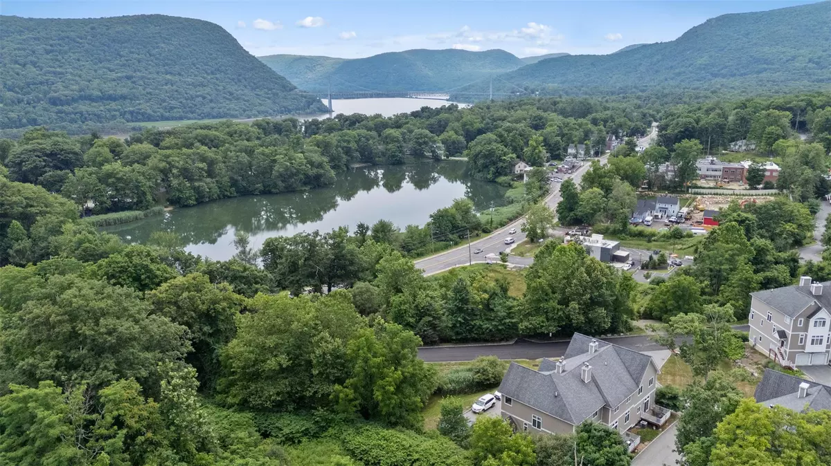 Fort Montgomery, NY 10922,6 Lakeview DR