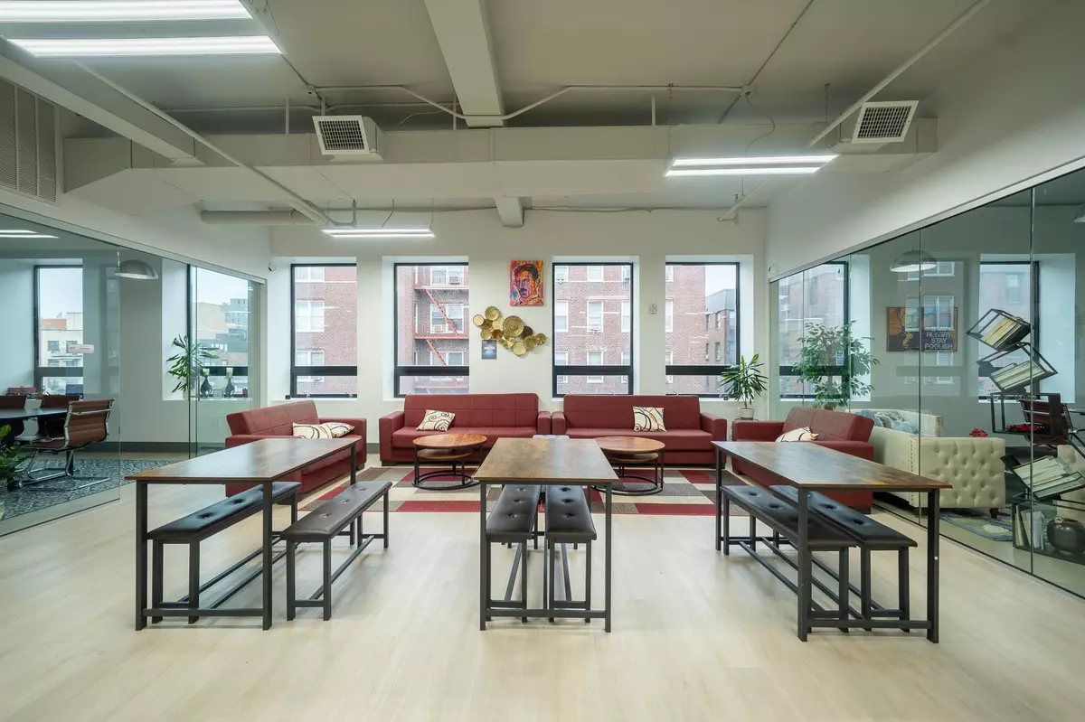 Jackson Heights, NY 11372,74-09 37th Avenue #402