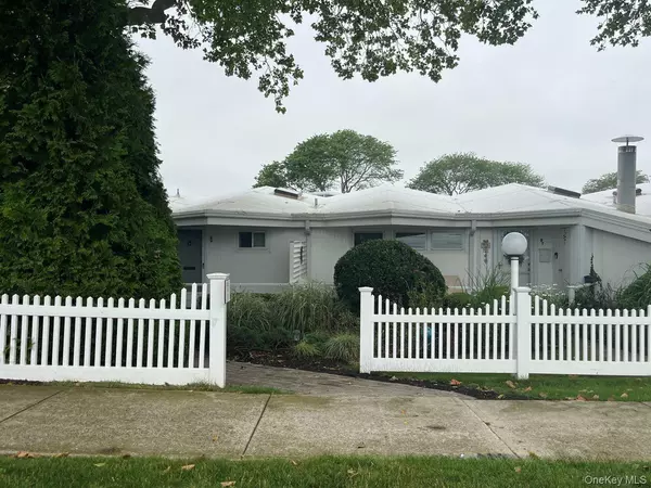 Westhampton Beach, NY 11978,35 Library AVE #8U