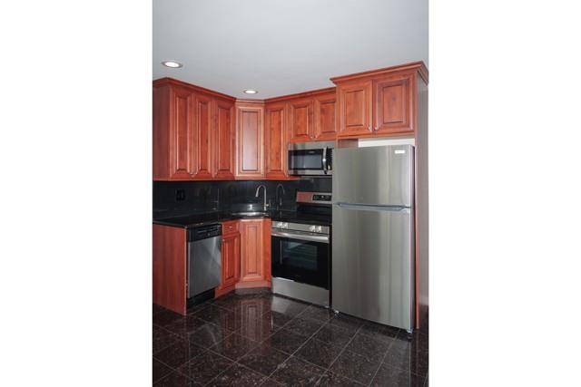 Islip Terrace, NY 11752,118 Carleton AVE #4A