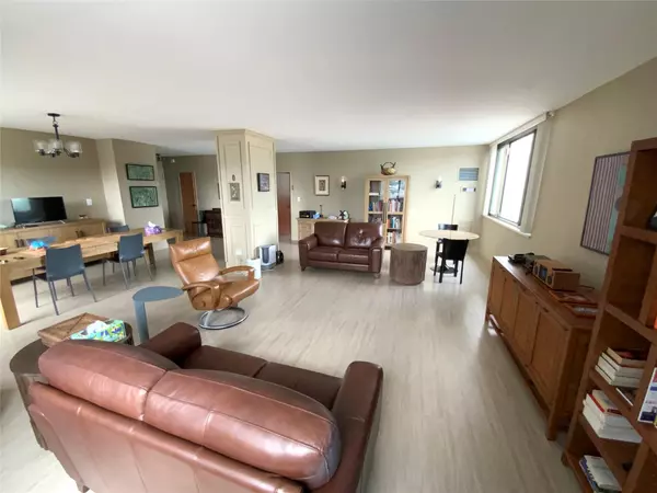 Floral Park, NY 11005,27110 Grand Central Pkwy #1O