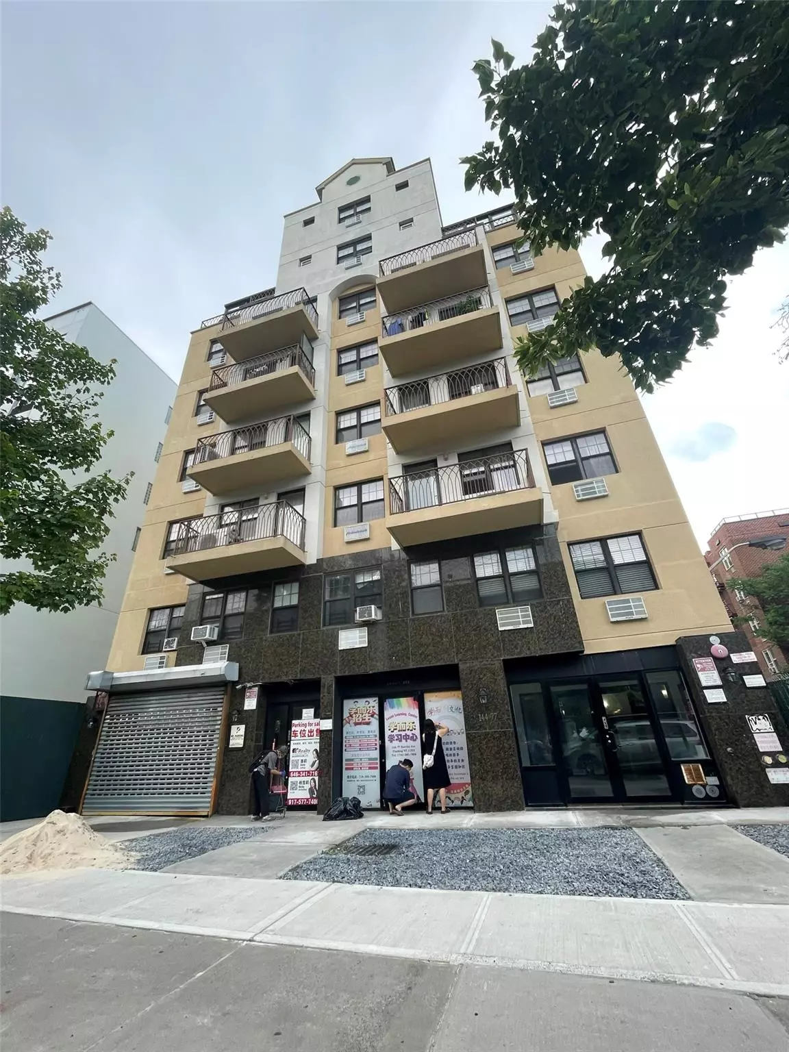 Flushing, NY 11355,144-77 Barclay AVE #3D