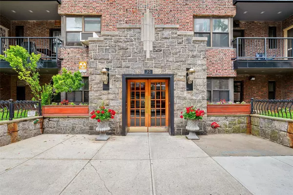 30 Clinton PL #2F,  New Rochelle,  NY 10801