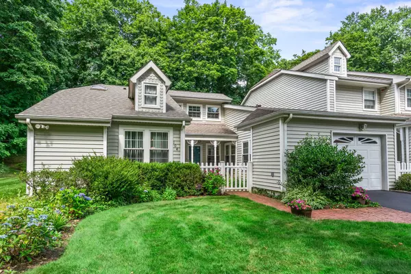 104 Spring RD, Huntington, NY 11743