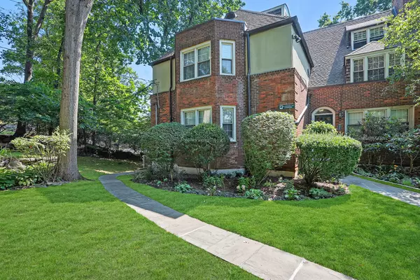 52 Underhill RD #2B, Scarsdale, NY 10583