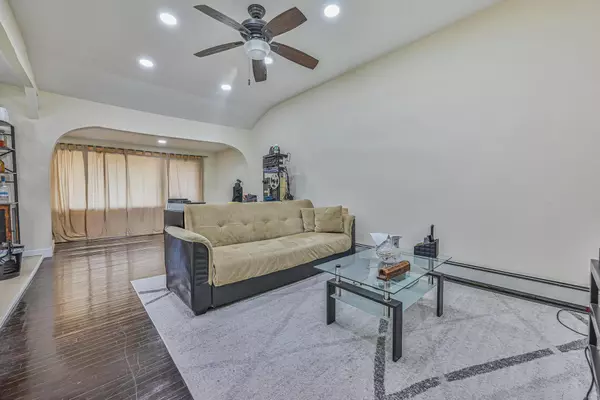 Arverne, NY 11692,611 Beach 68th ST