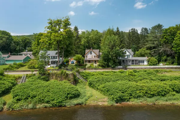 48 River RD, Barryville, NY 12719