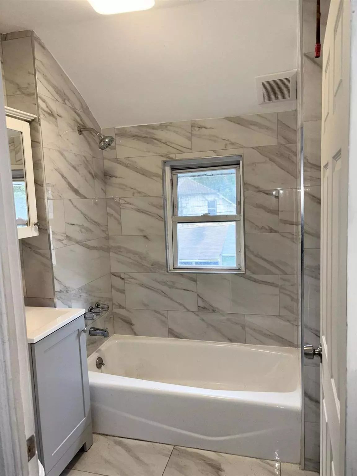 Brooklyn, NY 11207,57 Bulwer PL