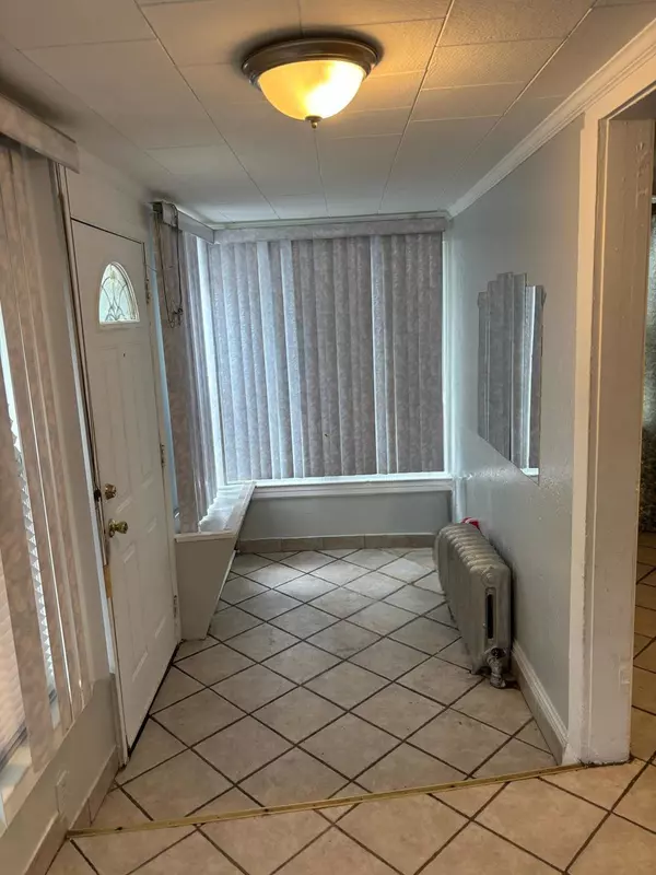 Brooklyn, NY 11207,57 Bulwer PL