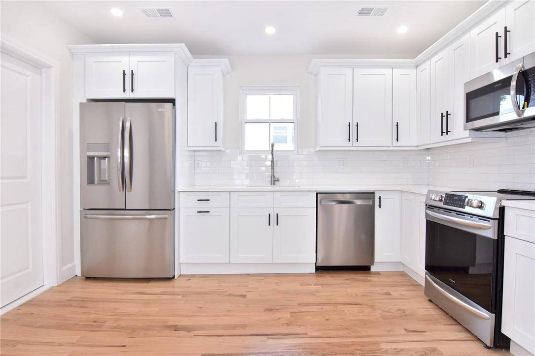 Pelham, NY 10803,142 Second AVE