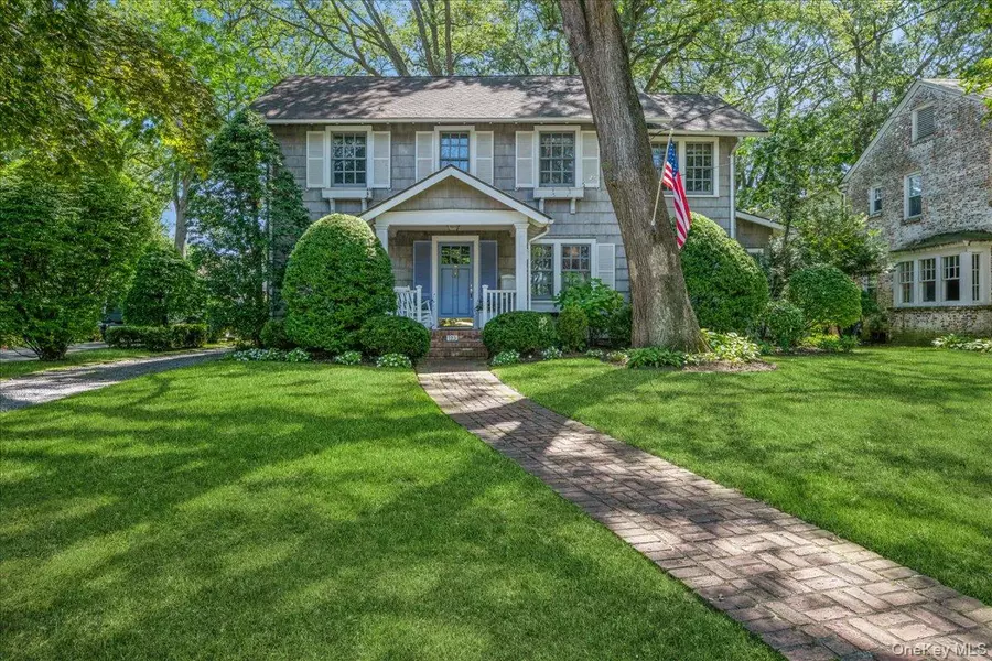 123 Broadway, Rockville Centre, NY 11570