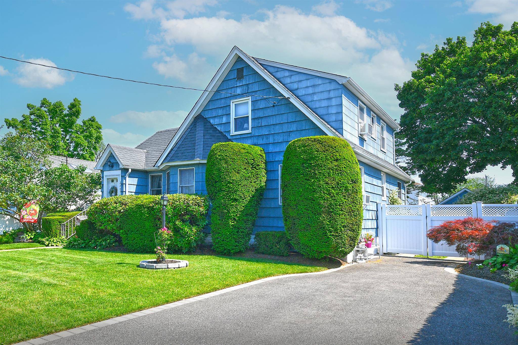 East Meadow, NY 11554,2405 Aberdeen ST