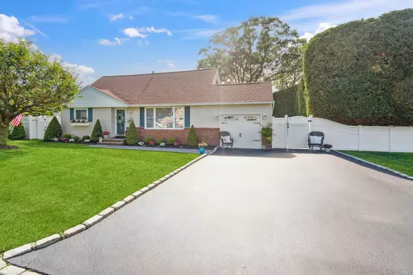 West Islip, NY 11795,531 Myrtle AVE
