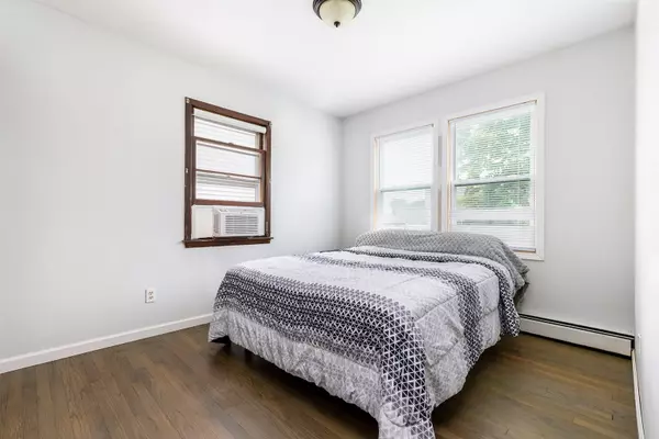 Lindenhurst, NY 11757,534 S 8th ST