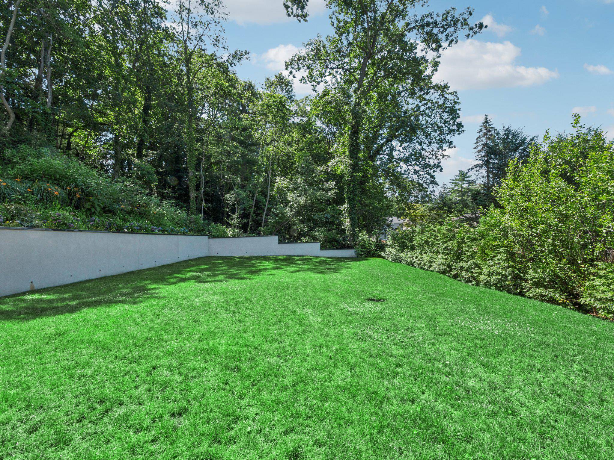 Woodbury, NY 11797,2 Arthur PL