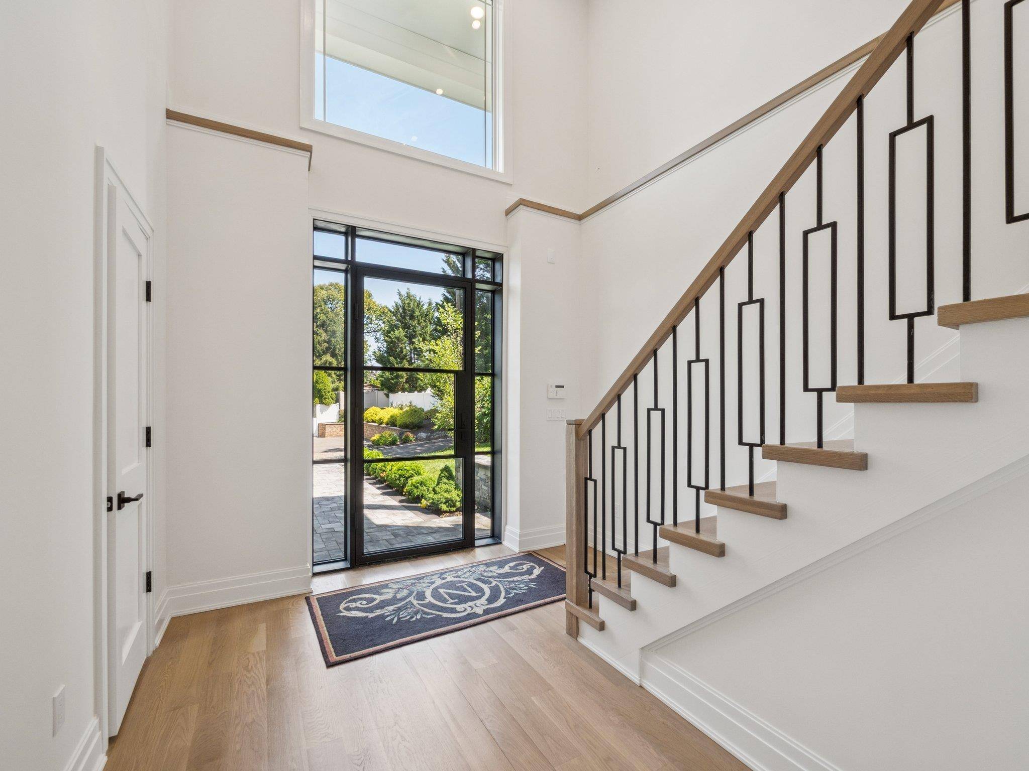 Woodbury, NY 11797,2 Arthur PL