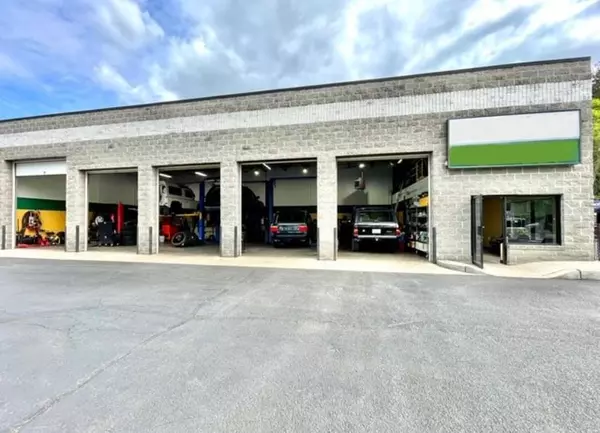 Smithtown, NY 11787,974 W. Jericho Turnpike