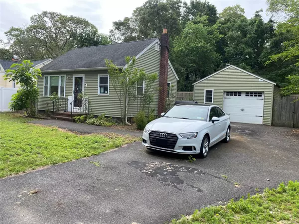 Selden, NY 11784,34 Ormond AVE