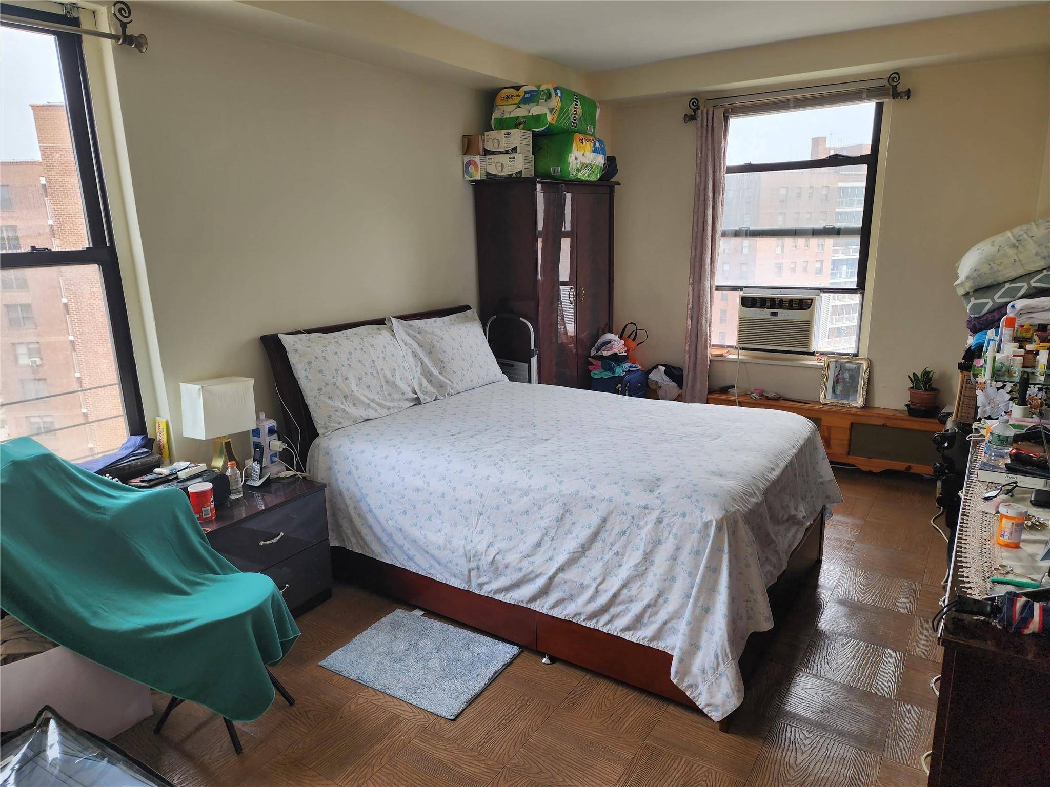 Rego Park, NY 11374,61-15 98th ST #16H