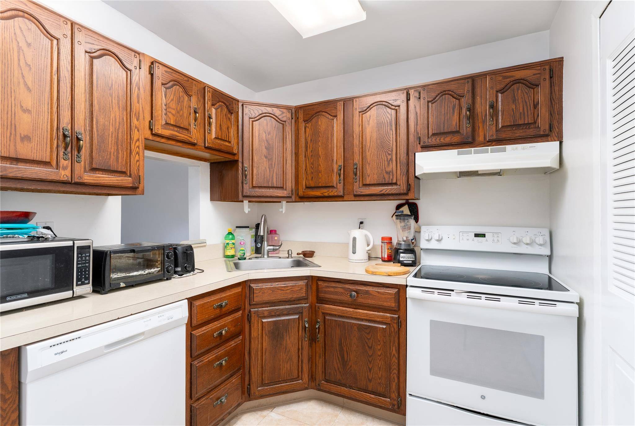 Stony Brook, NY 11790,76 Knolls DR