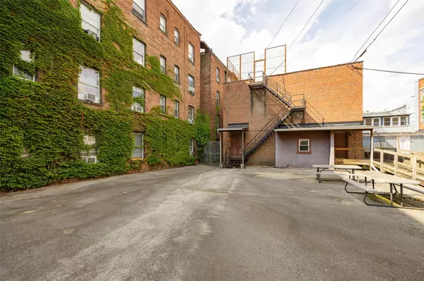 Poughkeepsie, NY 12601,214 Main ST