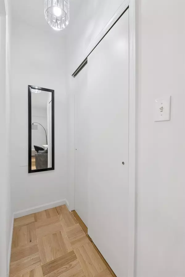 Forest Hills, NY 11375,76-26 113th ST #1B